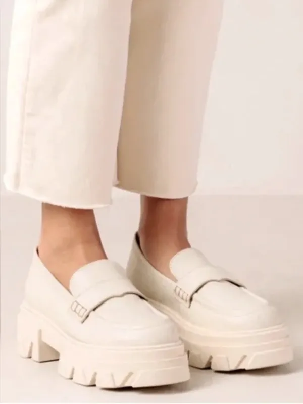EUC ALOHAS Leather Trailblazer Platform Loafers Cream Size 6.5 - Image 4