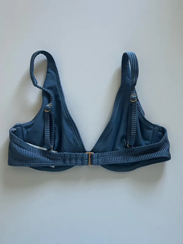 {Hollister} Brand New Gray Shimmer Underwire Bikini Top - Image 3
