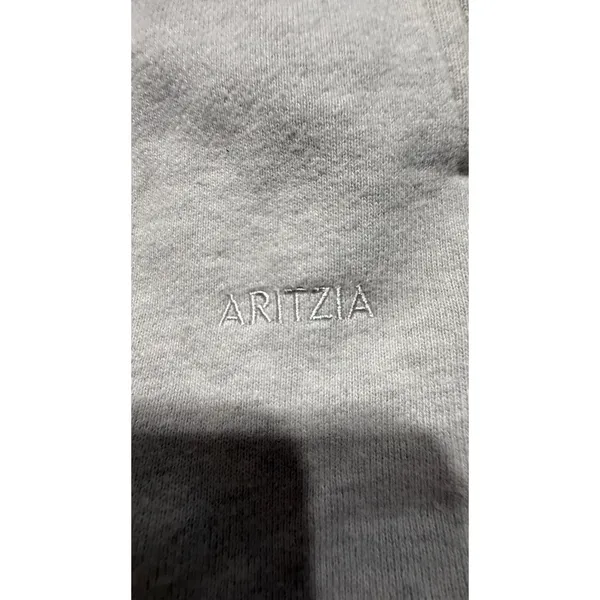 Aritzia Sweatfleece Cozy Fleece Boyfriend Fit Shorts Heather Grey Womens XS - Image 4