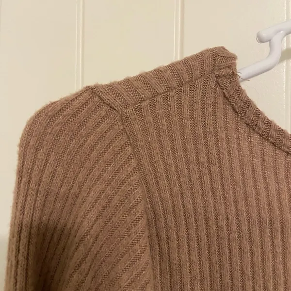 EUC Hollister women’s tan knit baby tee v-neck ruched crop long sleeve‎ top - Image 7