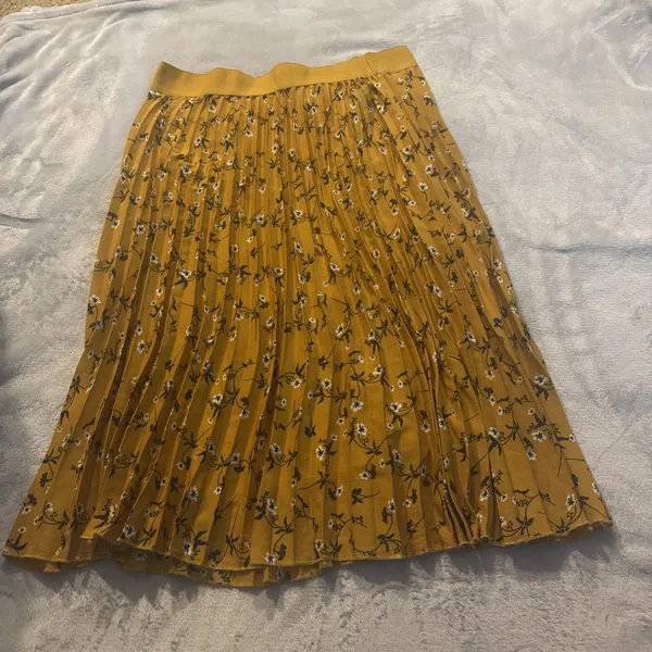 Andie & James Pleated Skirt Size XL - Image 2