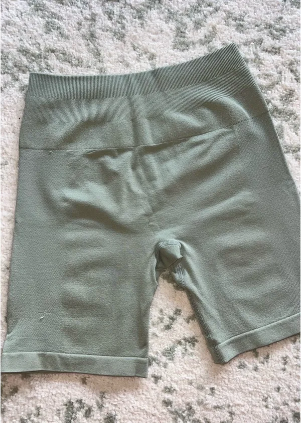 Aurola Workout Amazon Scrunch Shorts - Image 4