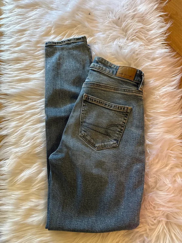 American Eagle Mom Jeans - Image 2