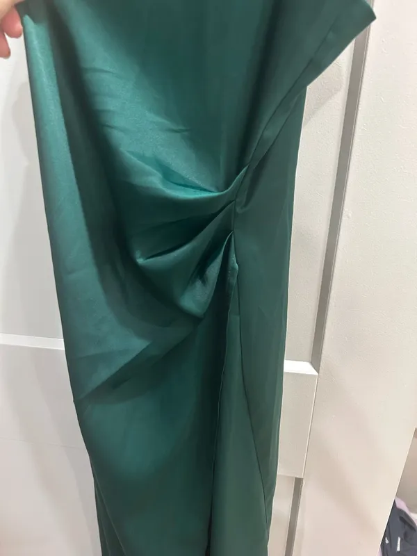 Emerald Green Lulus Dress Midi - Image 5