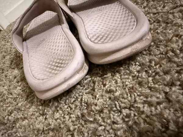 Nike slides - Image 7