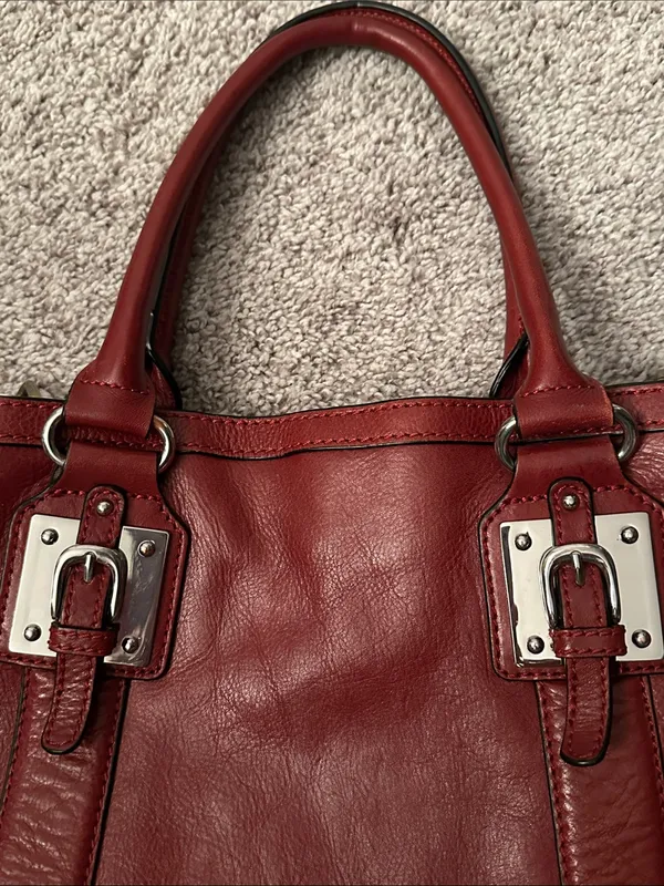 Wilson’s EUC burgundy red genuine leather purse. Satchel with crossbody option - Image 3