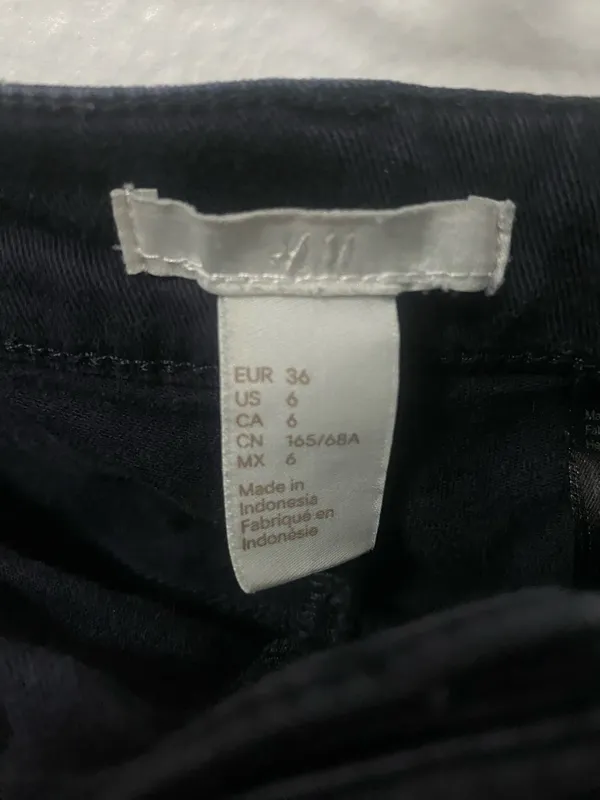 Gray/Navy H&M shorts - Image 2