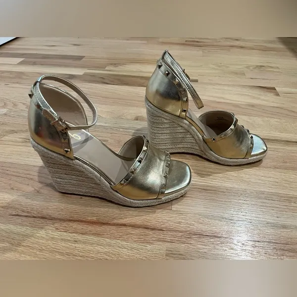 Gold Wedge Sandals - Image 6