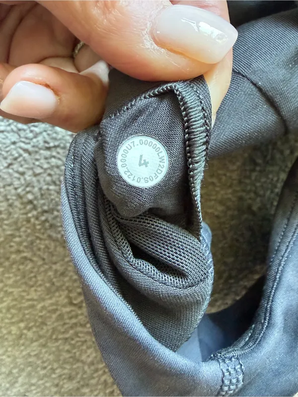 Lululemon Matching Set – Diamond Dye Pitch Grey Graphite Grey - size 4 - Image 4