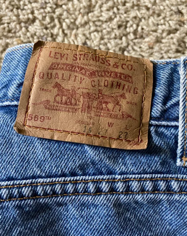 Levi's Ribcage Straight Ankle Jeans - Image 4