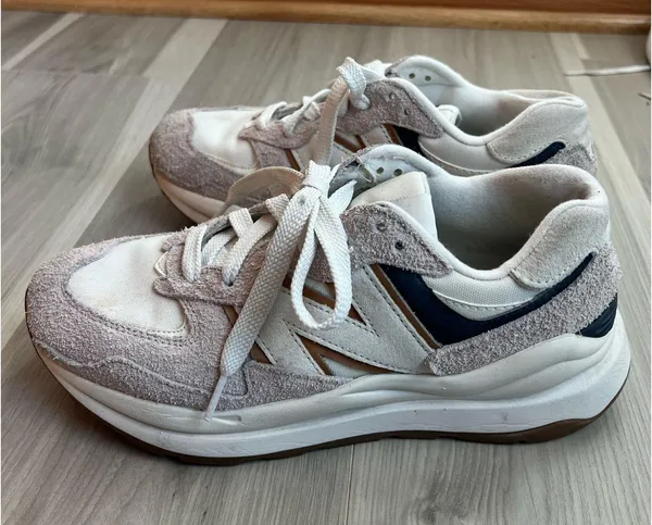 New Balance Chunky Colorful Sneakers Women’s 9.5 - Image 5