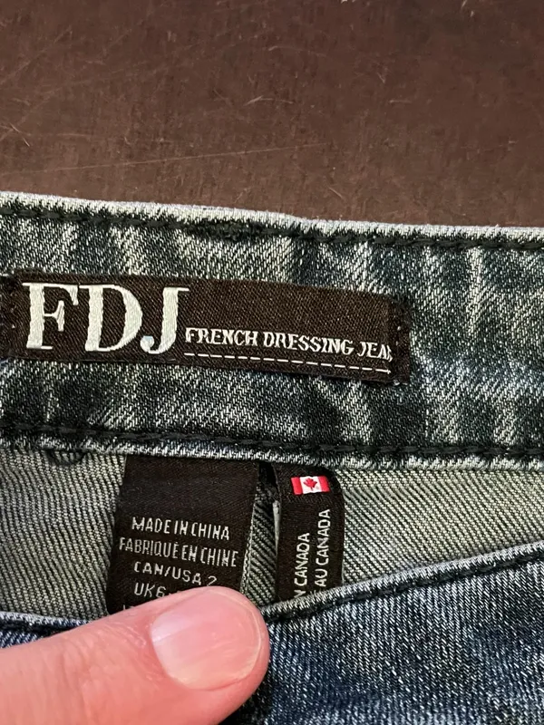 FDJ French Dressing Olivia Bootcut Jeans Womens 2 Medium Wash Pleated Hem Denim - Image 8