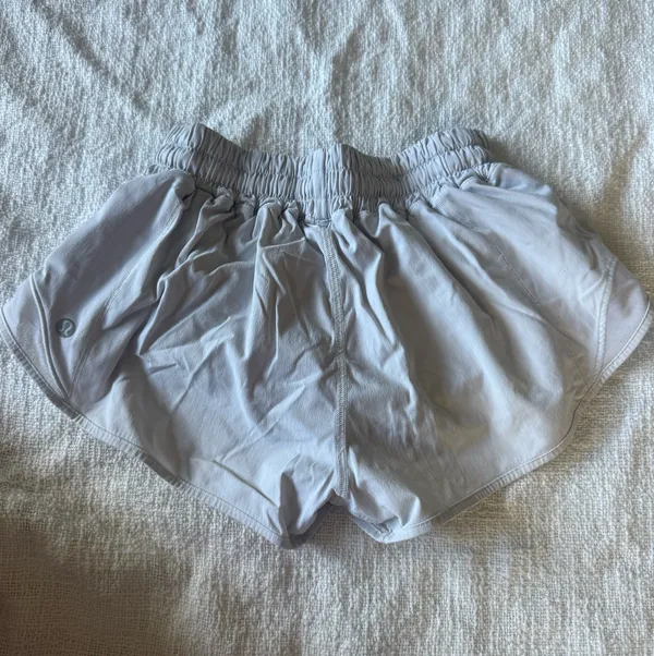 Lululemon Hotty Hot Shorts 2.5" - Image 2