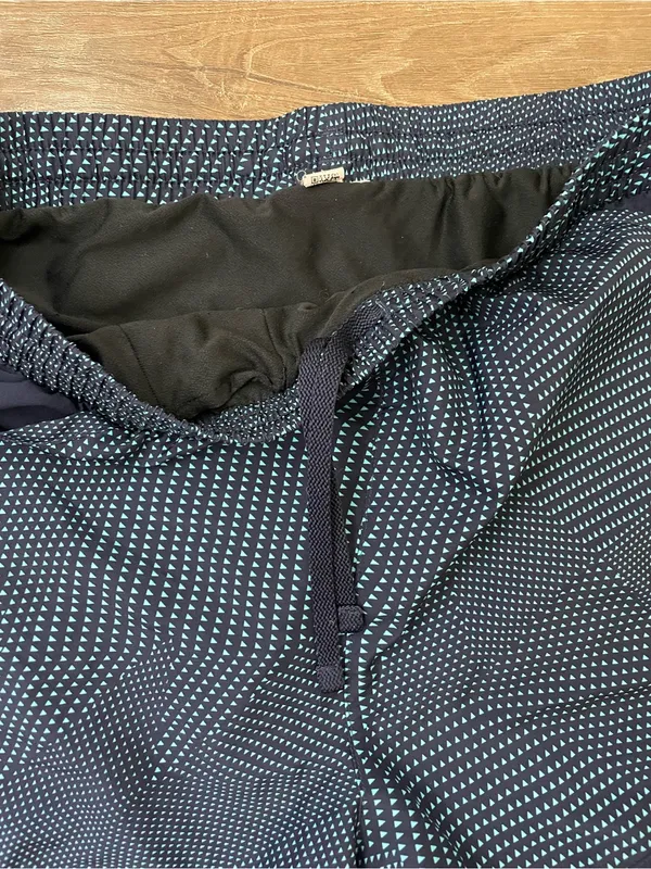 Under Armour Running Shorts Women’s Size M Navy Blue Pockets Brief Lined - Image 10