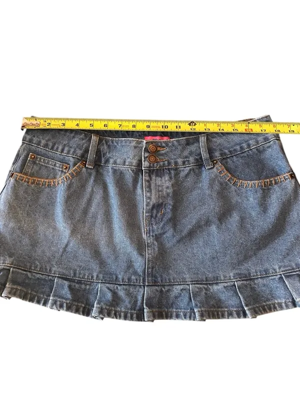 Edikted Pleated Hem low rise Washed Denim Mini Skirt Y2K, festival Western XL - Image 6