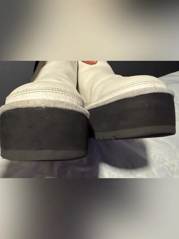 UGG White Leather Platform Chelsea Boots with Black Elastic size 8 - Image 12