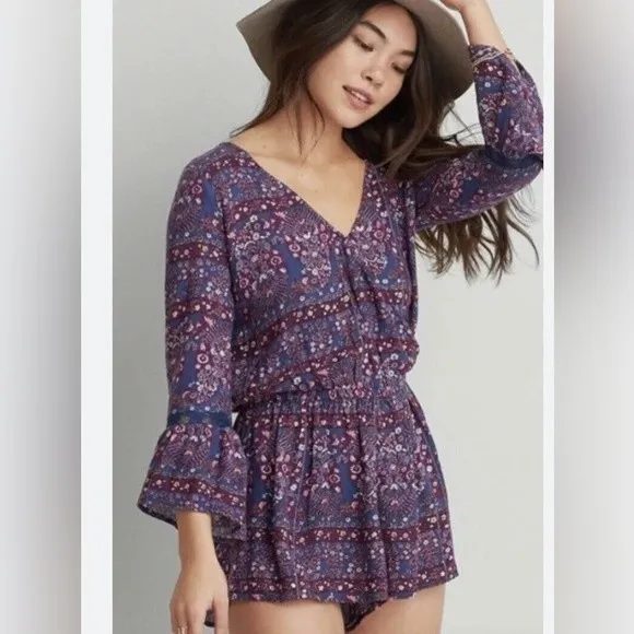 American Eagle long sleeve boho wrap top romper size medium - Image 3