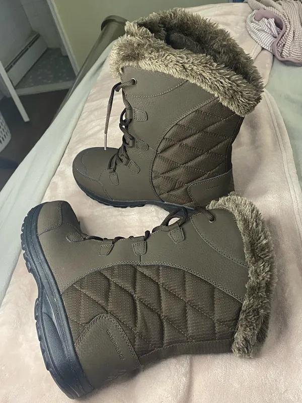Columbia Women's Boots Size 10 - Image 4