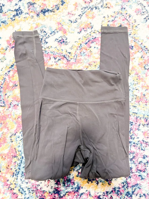 Aritzia TNA Butter cheeky High Rise Leggings - Image 5