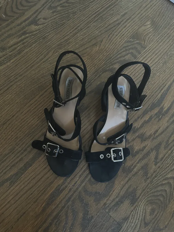 Steve Madden black rotating buckle block heel suede strappy sandal - Image 2