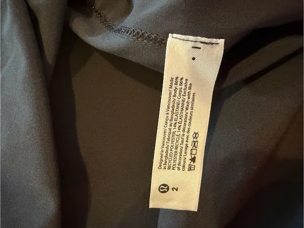 Lululemon Size 2 Black Tank Lightweight Reflective Details Open Back Lululemon! - Image 5