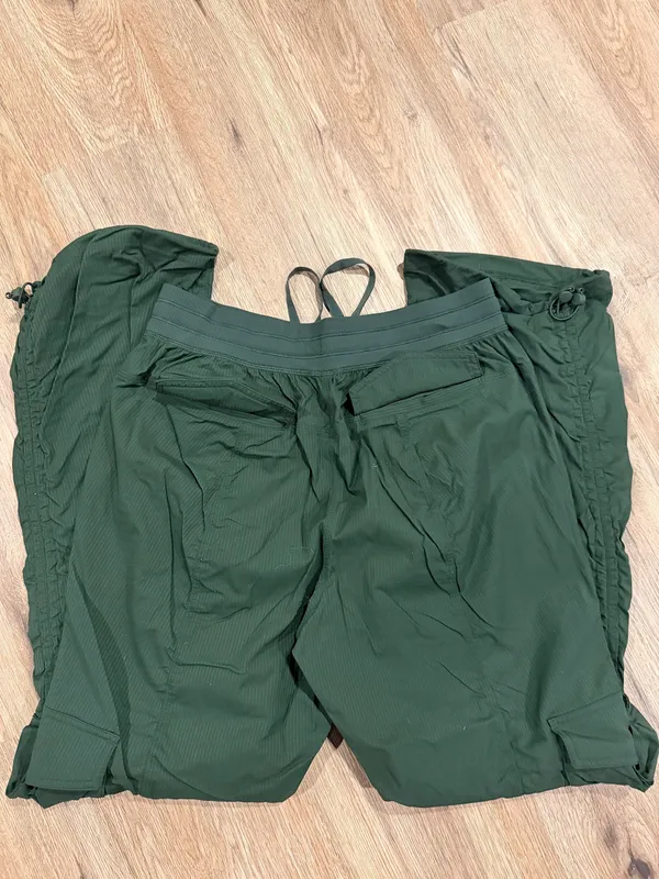 Lululemon Cargo Pants Dance Studio green - Image 7