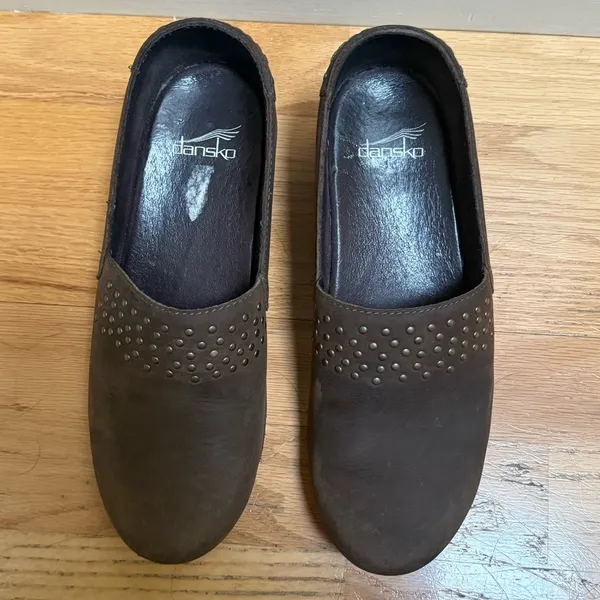 Dansko Mavis Brown Nubuck‎ Leather Studded Slip On Clogs Shoes Size 39 US 9 - Image 2