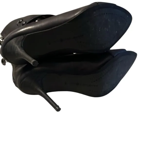Max Studio Black Leather Elegant Women's Shoes Size 5 - Image 5