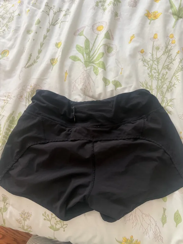 Lululemon Shorts Hotty Hot 2.5" Black - Image 2