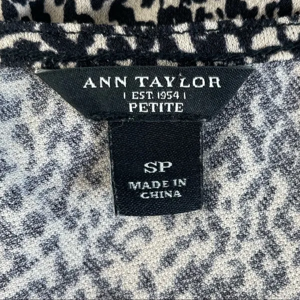Ann Taylor Twist Front Top Sz SP - Image 6