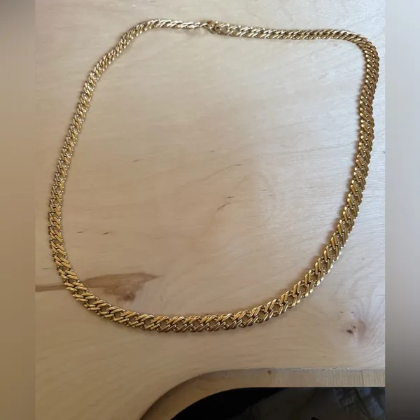 Cubian Link Gold Chain Necklace - Image 2