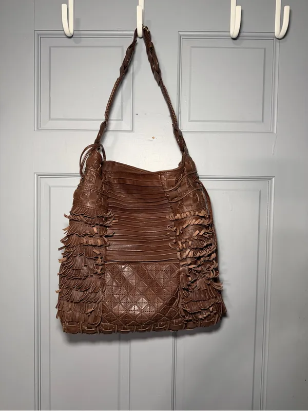 Bohemian leather Textured Fringe Shoulder Bag in Brown - Image 3