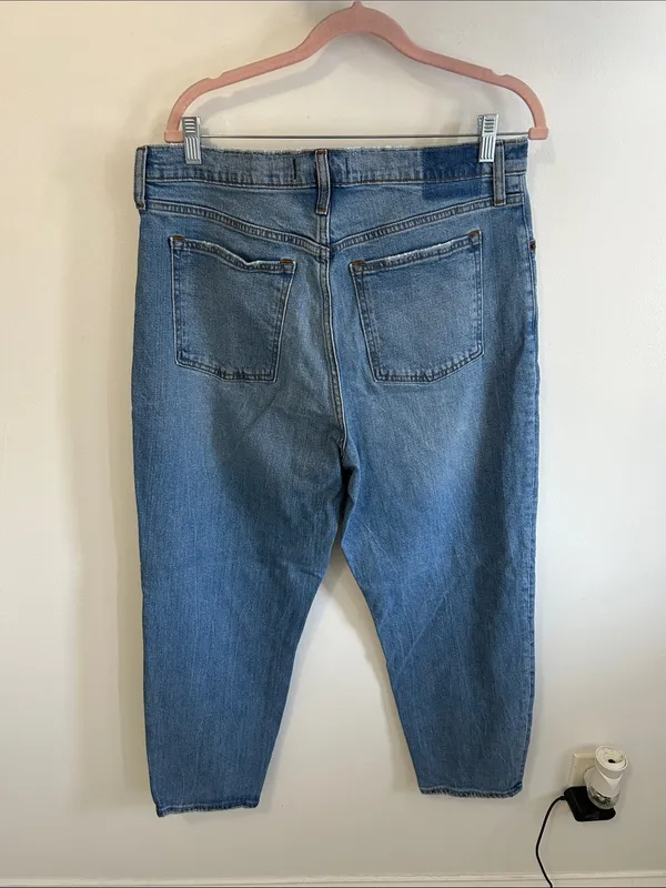 Abercrombie & Fitch The Mom High Rise Jeans - Image 2