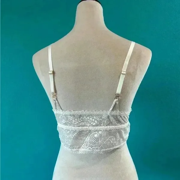 New with tags aerie white lace bralette in size large - Image 3