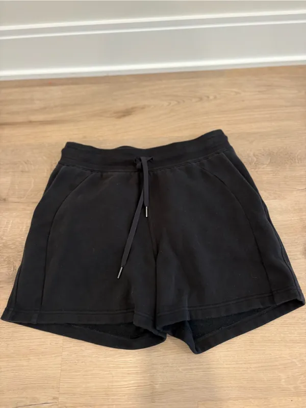 Lululemon Scuba High Rise Shorts Size 8 - Image 2