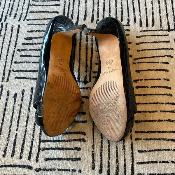 White House Black Market Patent Snakeskin Peep Toe Heels 9M - Image 6