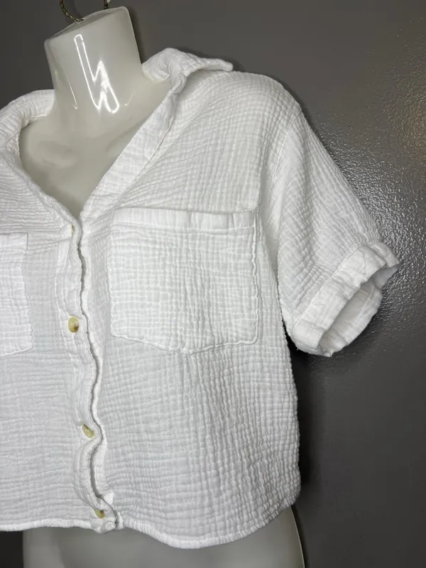 Love Notes Shirt Womens Small White Textured Gauze Button Front Cropped Top - Image 3