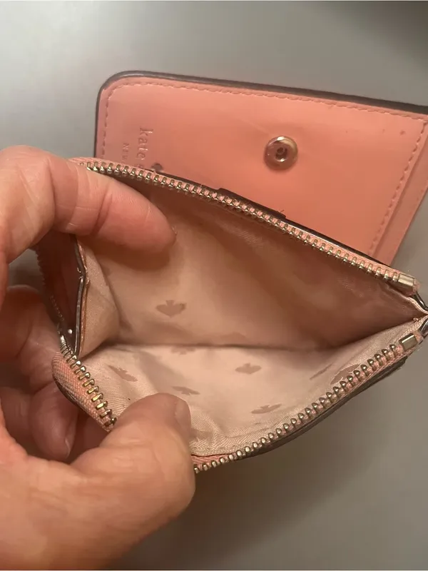 Kate Spade New York Pink Leather Small Bifold Zip Wallet GUC - Image 4