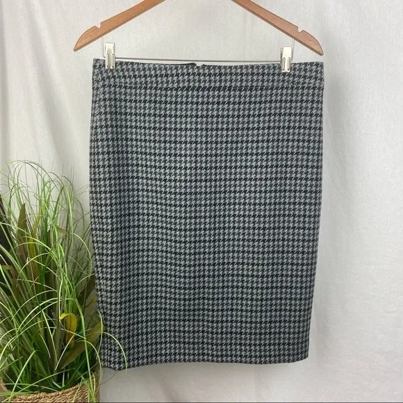 J Crew Gray Herringbone Knee Length Pencil Skirt 8 NEW - Image 2