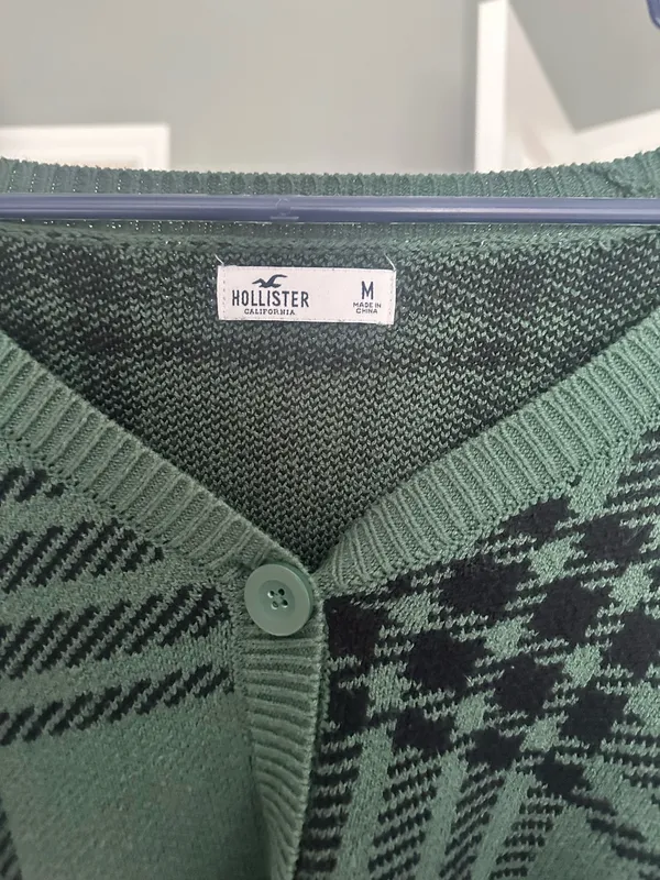 Hollister Green Sweater - Image 2