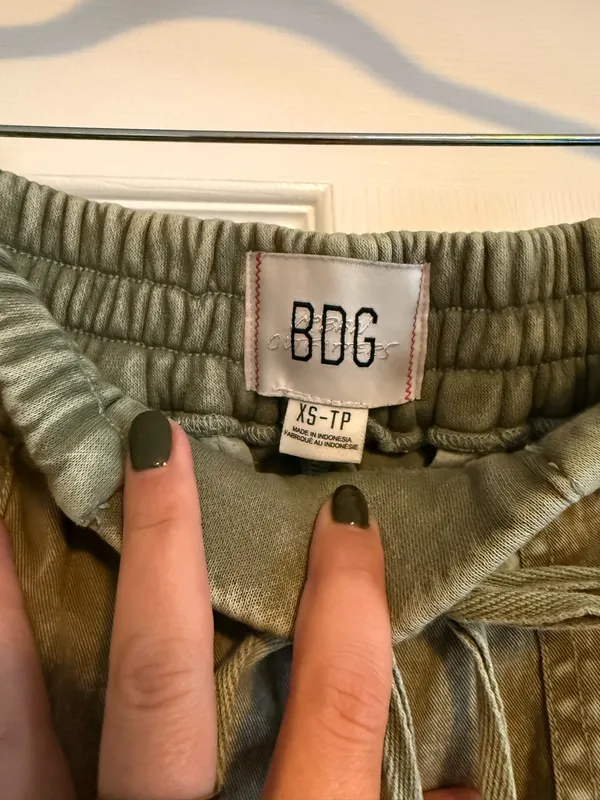 Urban outfitters BDG barrel pants - Image 6