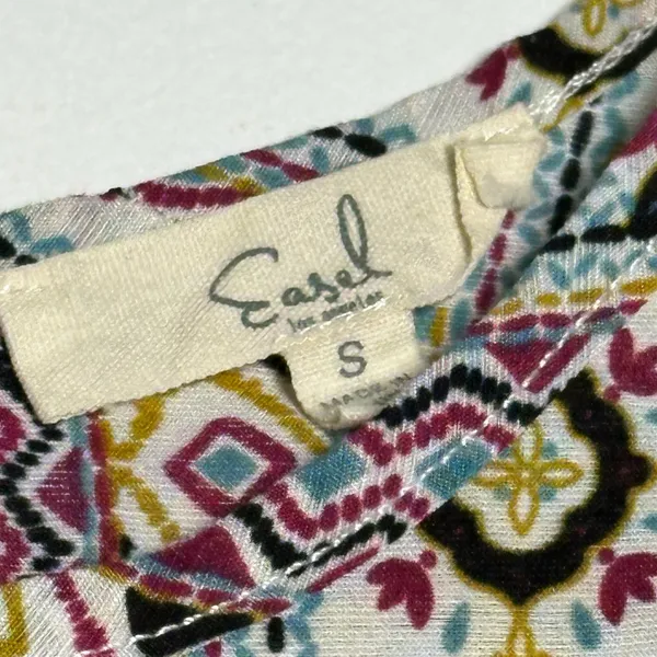 Easel Boho‎ Ruffle Sleeve Smocked Hem Geometric Tribal Print Blouse Small - Image 3