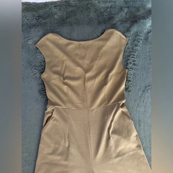 Old Navy Stretchy tan/khaki wide leg jumpsuit with a flattering fit - Image 2
