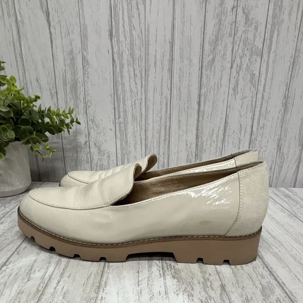 Womens Size 8 Vionic Ivory Slip-On Loafer Flats Solid Round Toe Rubber Sole - Image 3