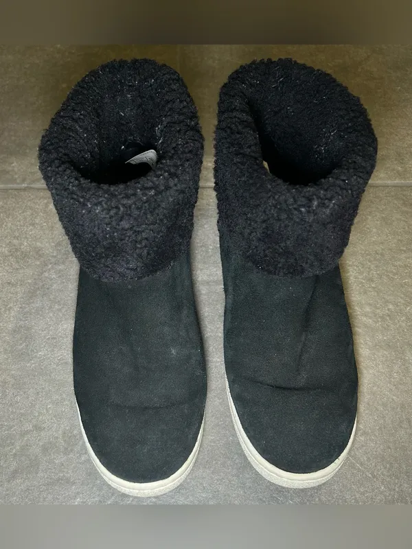 UGG Mika Black Suede Slip On Winter Cuffed Sneaker Snow Boots Womens Shoe Size 8 - Image 4