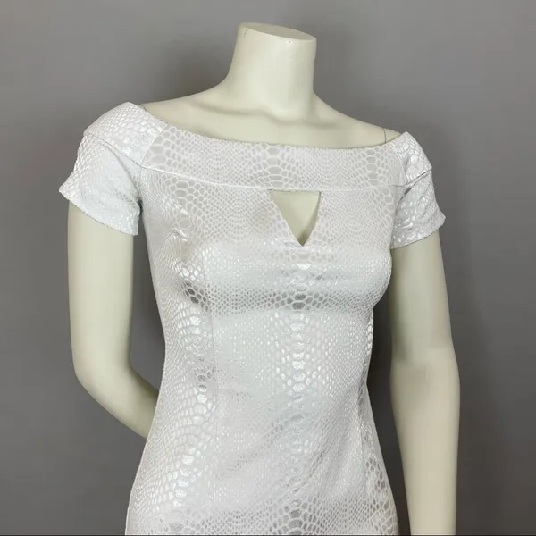 Elliatt Snakeskin White Dress Mini Off The Shoulders‎ Cut-Out Short Animal Print - Image 8