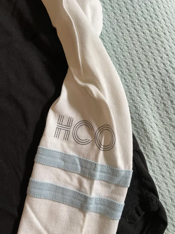Hollister Long Sleeve T-shirt - Image 2