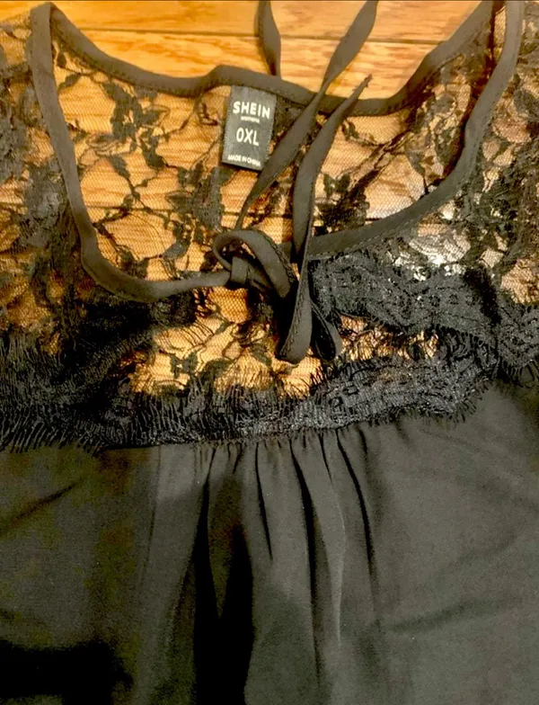 SHEIN cold shoulder women's black top /blouse size 0X - Image 6