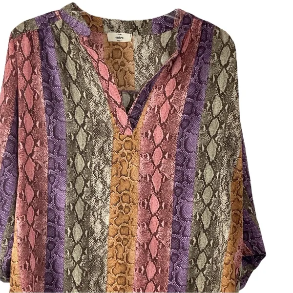 Entro Womens Multi Color Snakeskin‎ Striped Roll Tab Sleeve V-Neck Blouse Top - Image 4