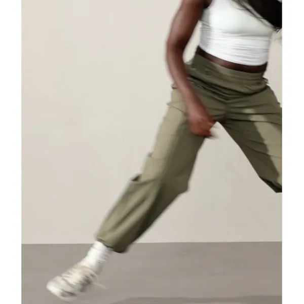 Athleta M Cascade Cargo Poplin Pant Moss Medium - Image 3